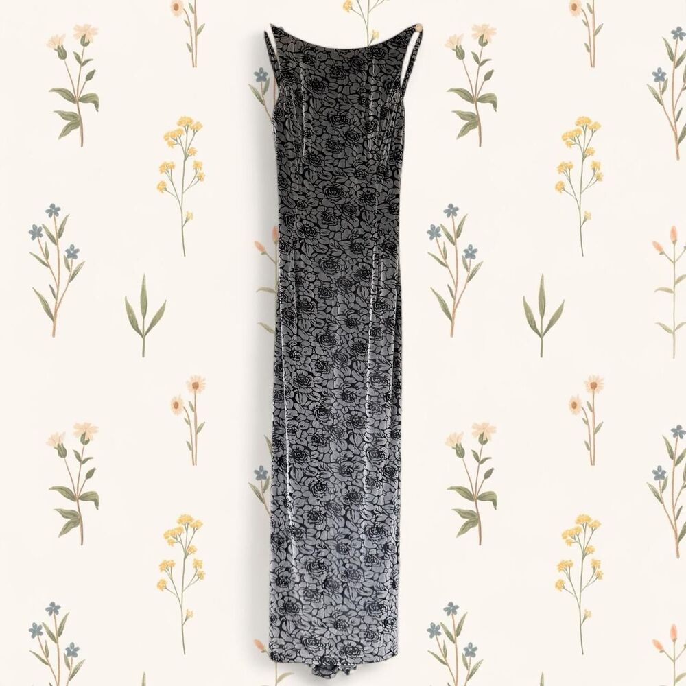 Rhapsody Vintage Women's Silver Burnout Velvet Homecoming Dress